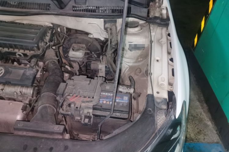 Used Volkswagen Bora 2014 1.6L Automatic Comfort Model Engine Bay Left