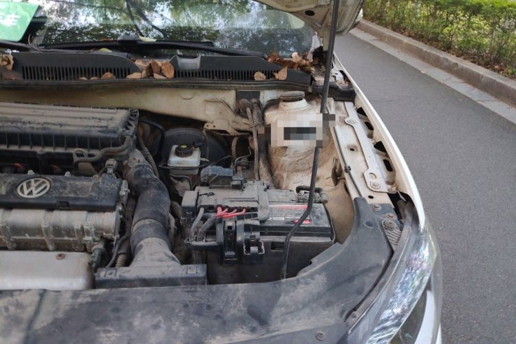 Used Volkswagen Bora 2014 1.6L Automatic Comfort Model Engine Bay Left