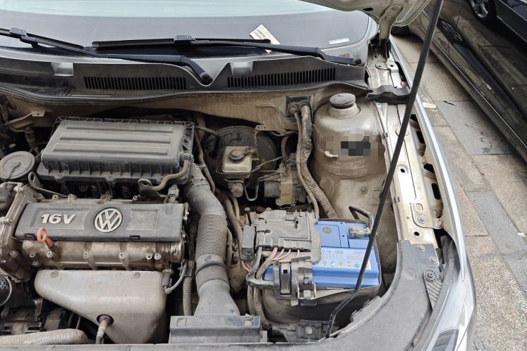 Used Volkswagen Bora 2014 1.6L Automatic Comfort Model Engine Bay Left