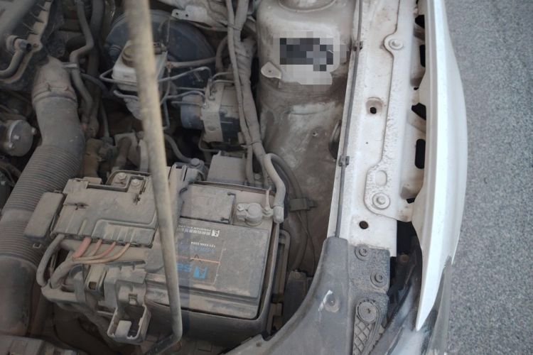 Used Volkswagen Bora 2014 1.6L Manual Comfort Model Engine Bay Left