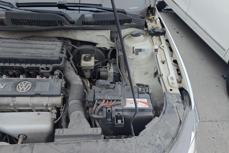 Used Volkswagen Bora 2014 1.6L Automatic Comfort Model Engine Bay Left