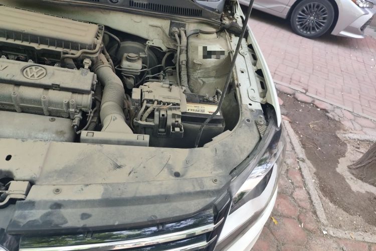 Used Volkswagen Bora 2014 1.6L Automatic Fashion Model Engine Bay Left