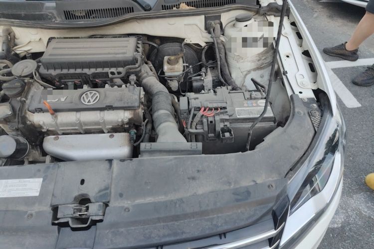Used Volkswagen Bora 2014 1.6L Automatic Fashion Model Engine Bay Left