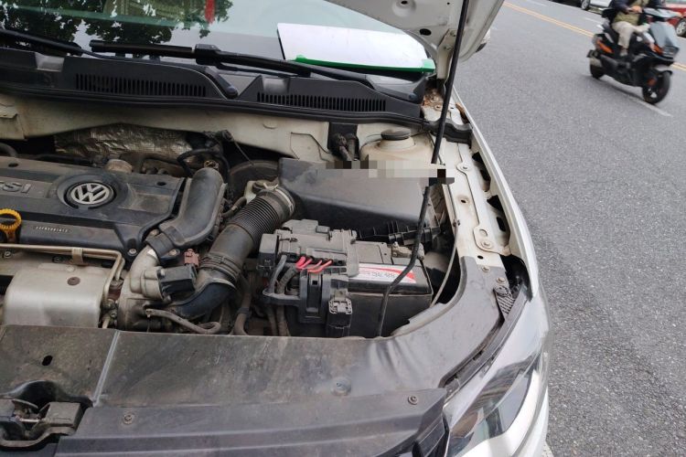 Used Volkswagen Bora 2014 1.4TSI Automatic Comfort Model Engine Bay Left