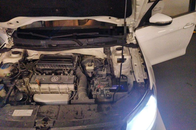 Used Volkswagen Bora 2014 1.6L Manual Comfort Model Engine Bay Left