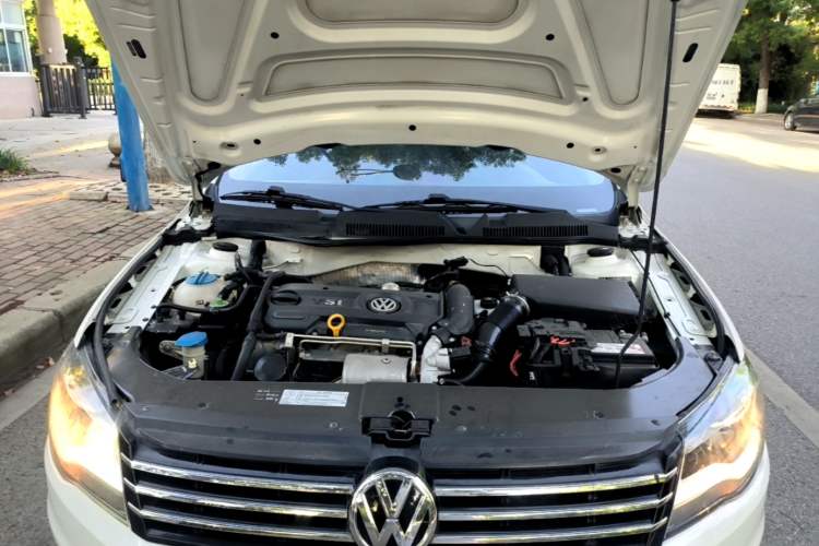 Used Volkswagen Bora 2014 1.4TSI Automatic Comfort Model Engine Bay