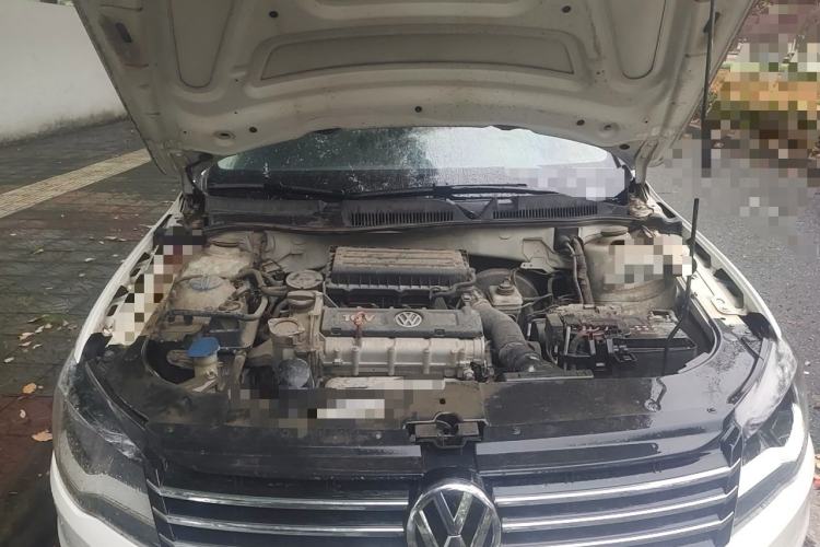 Used Volkswagen Bora 2014 1.6L Manual Comfort Model Engine Bay