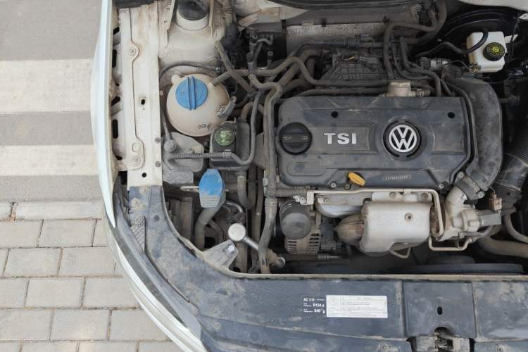 Used Volkswagen Bora 2014 1.4TSI Manual Sportline Engine Bay Right