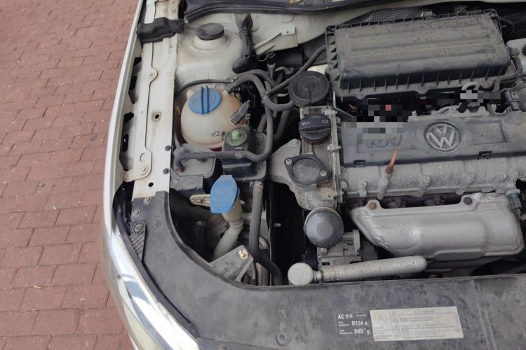 Used Volkswagen Bora 2014 1.6L Automatic Luxury Model Engine Bay Right