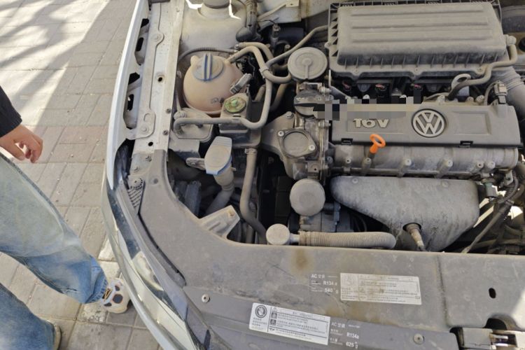 Used Volkswagen Bora 2014 1.6L Manual Comfort Model Engine Bay Right