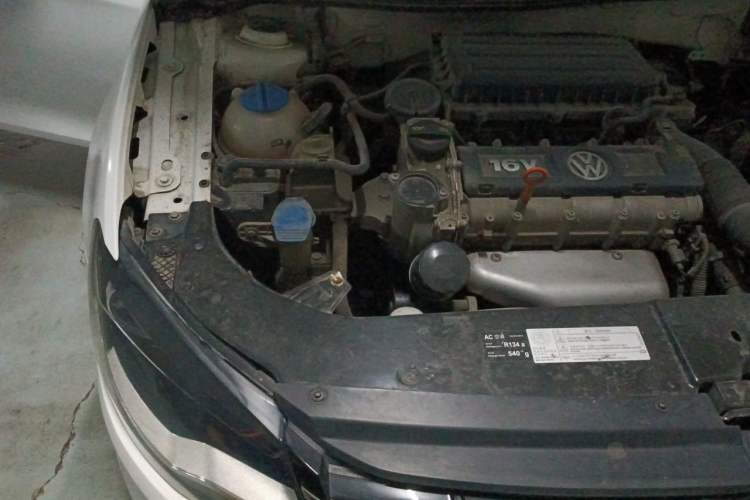 Used Volkswagen Bora 2014 1.6L Automatic Comfort Model Engine Bay Right