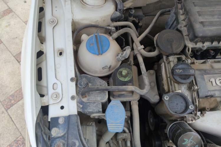 Used Volkswagen Bora 2014 1.6L Automatic Comfort Model Engine Bay Right