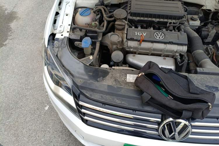 Used Volkswagen Bora 2014 1.6L Automatic Comfort Model Engine Bay Right