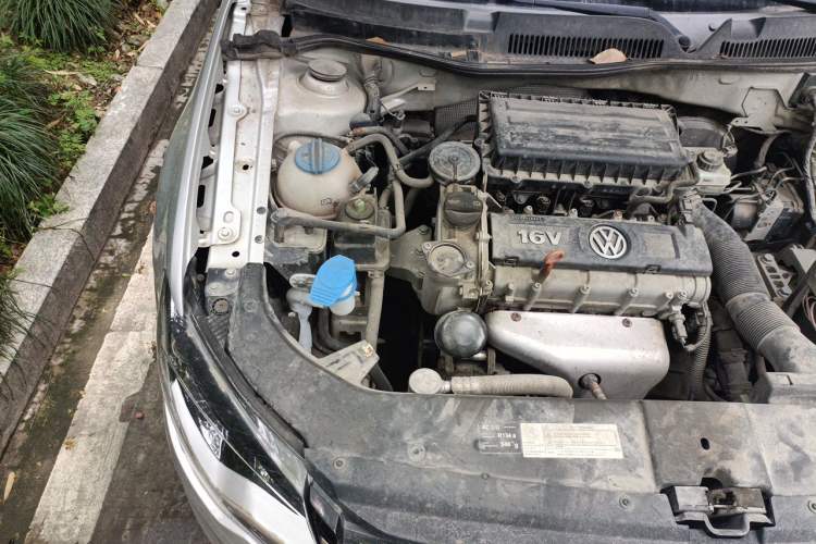 Used Volkswagen Bora 2014 1.6L Automatic Fashion Model Engine Bay Right