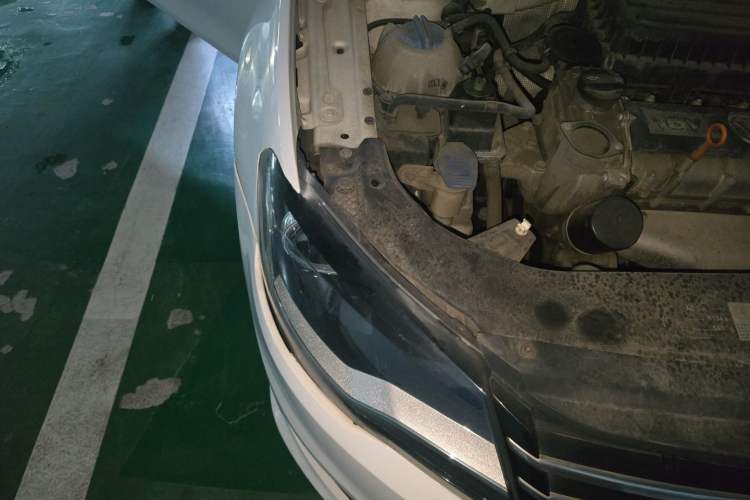 Used Volkswagen Bora 2014 1.6L Automatic Fashion Model Engine Bay Right