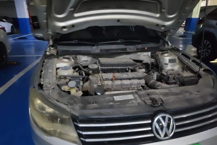 Used Volkswagen Bora 2014 1.6L Automatic Comfort Model Engine Bay Right