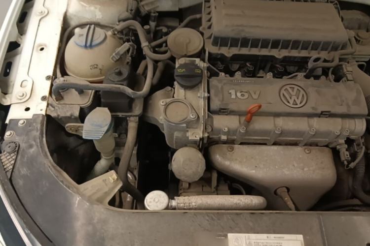 Used Volkswagen Bora 2014 1.6L Automatic Comfort Model Engine Bay Right