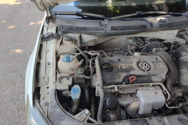 Used Volkswagen Bora 2014 1.4TSI Automatic Sportline Engine Bay Right