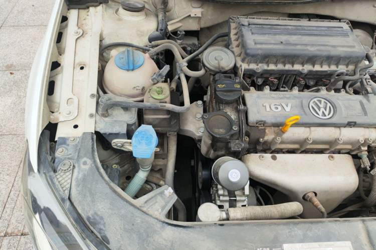 Used Volkswagen Bora 2014 1.6L Manual Comfort Model Engine Bay Right