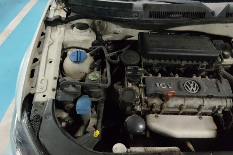 Used Volkswagen Bora 2014 1.6L Automatic Comfort Model Engine Bay Right