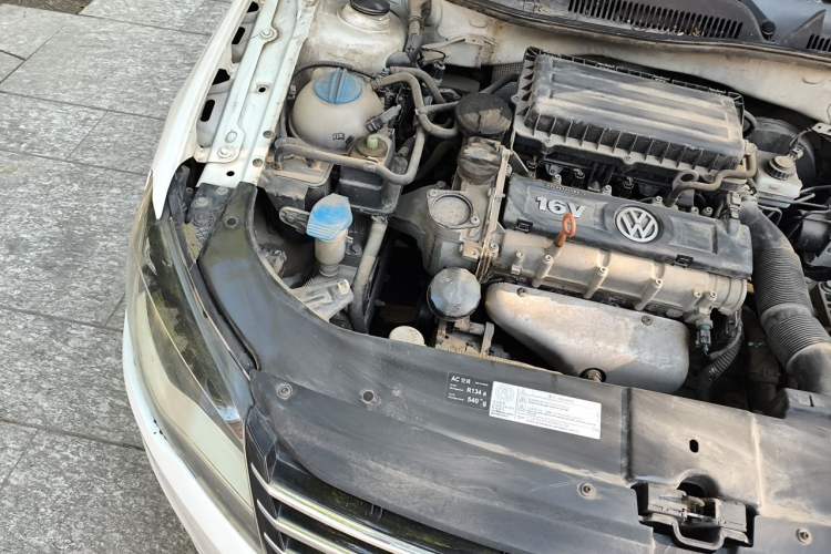 Used Volkswagen Bora 2014 1.6L Automatic Comfort Model Engine Bay Right