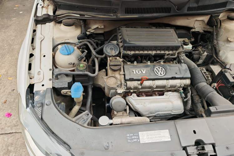 Used Volkswagen Bora 2014 1.6L Automatic Fashion Model Engine Bay Right