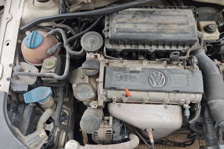 Used Volkswagen Bora 2014 1.6L Automatic Comfort Model Engine Bay Right