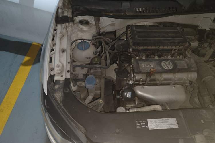 Used Volkswagen Bora 2014 1.6L Automatic Fashion Model Engine Bay Right