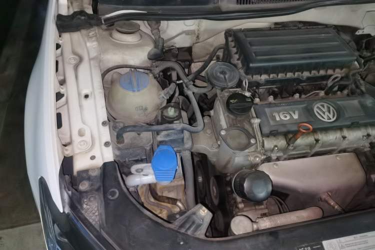 Used Volkswagen Bora 2014 1.6L Automatic Comfort Model Engine Bay Right