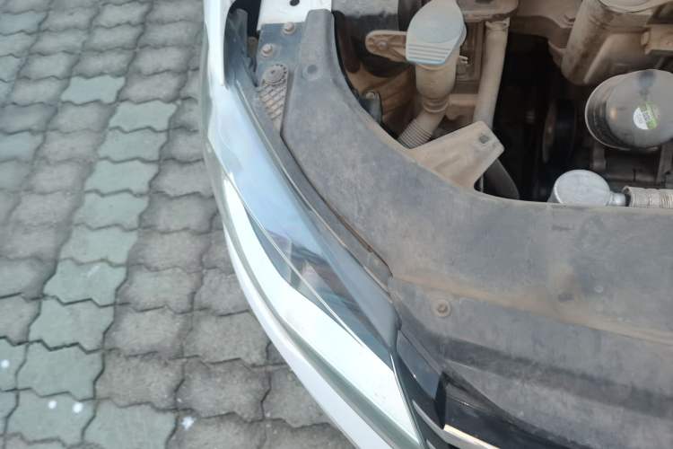 Used Volkswagen Bora 2014 1.6L Manual Comfort Model Engine Bay Right