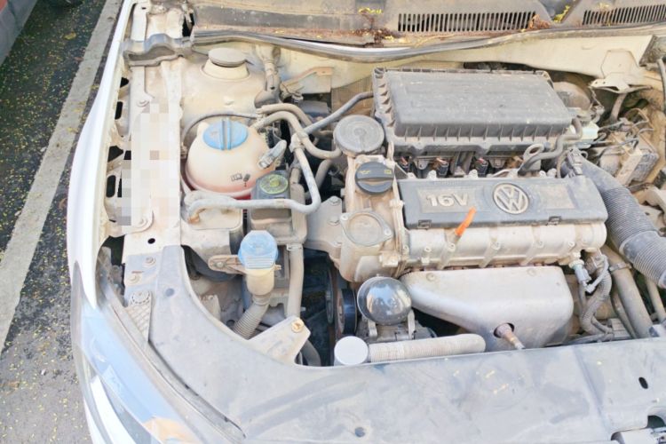Used Volkswagen Bora 2014 1.6L Manual Comfort Model Engine Bay Right