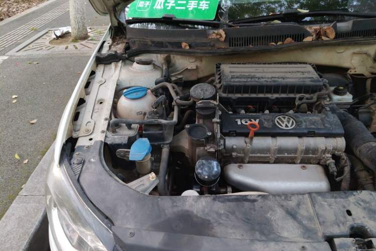Used Volkswagen Bora 2014 1.6L Automatic Comfort Model Engine Bay Right