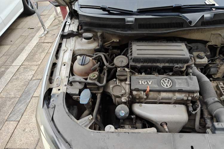 Used Volkswagen Bora 2014 1.6L Automatic Comfort Model Engine Bay Right