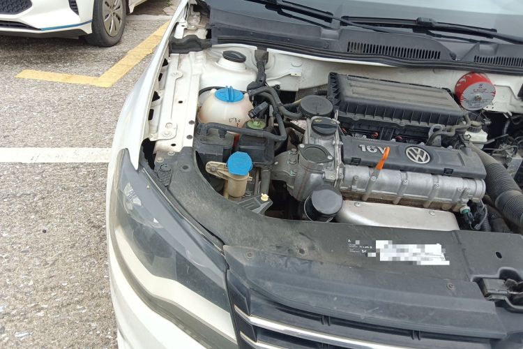 Used Volkswagen Bora 2014 1.6L Automatic Fashion Model Engine Bay Right