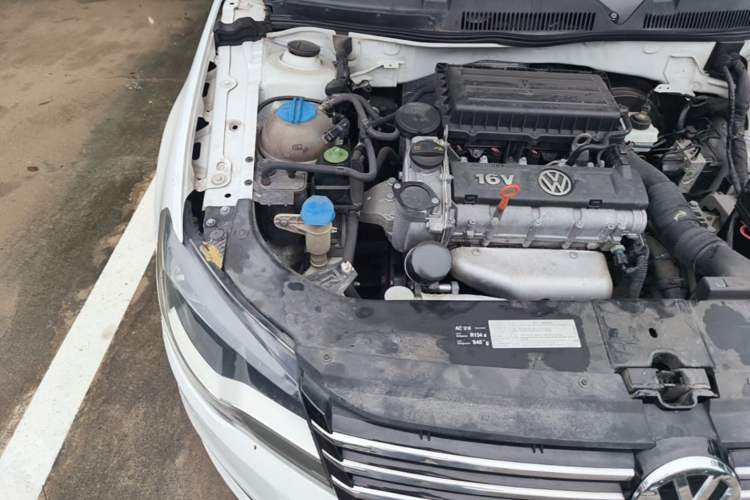 Used Volkswagen Bora 2014 1.6L Automatic Comfort Model Engine Bay Right