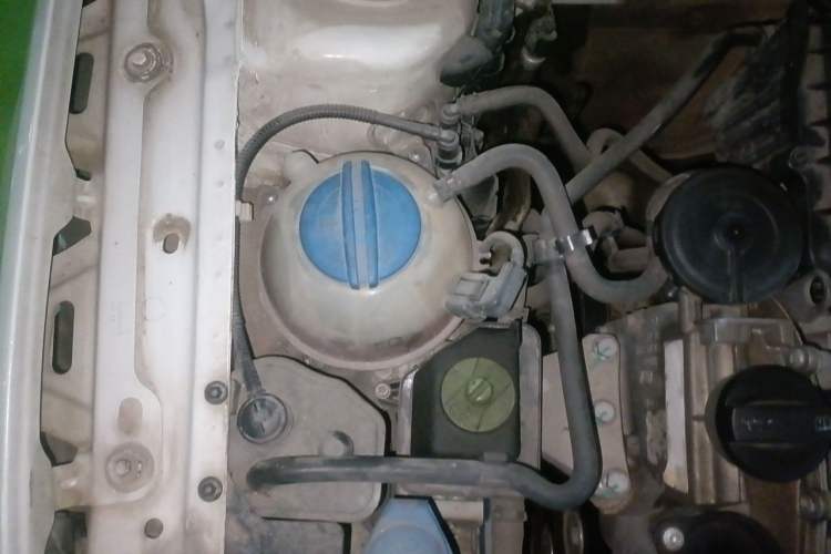 Used Volkswagen Bora 2014 1.6L Automatic Comfort Model Engine Bay Right