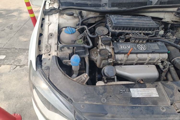 Used Volkswagen Bora 2014 1.6L Manual Comfort Model Engine Bay Right
