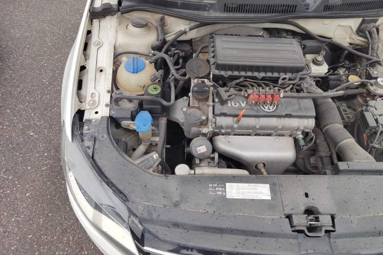 Used Volkswagen Bora 2014 1.6L Automatic Comfort Model Engine Bay Right