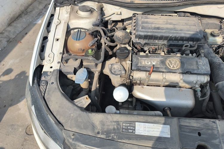 Used Volkswagen Bora 2014 1.6L Manual Comfort Model Engine Bay Right