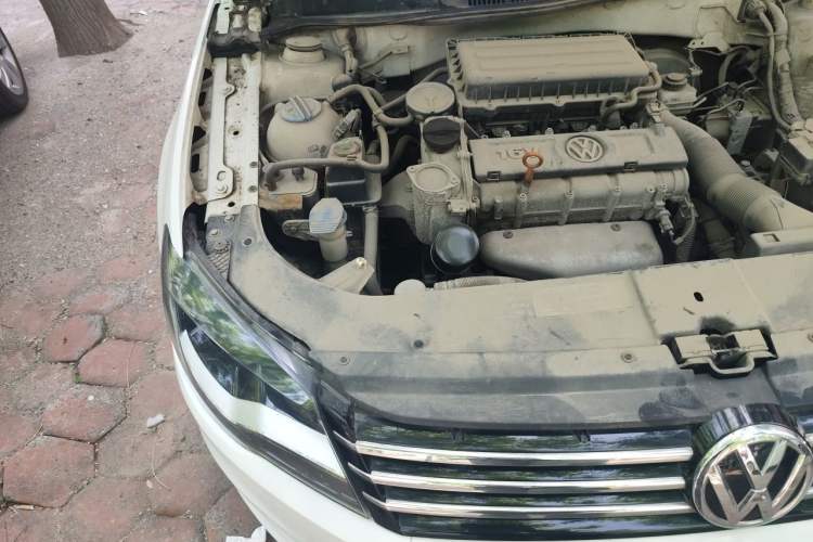 Used Volkswagen Bora 2014 1.6L Automatic Fashion Model Engine Bay Right
