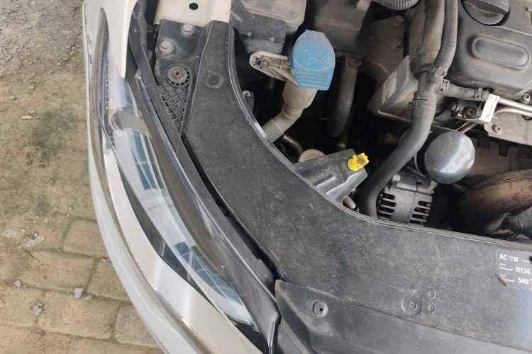 Used Volkswagen Bora 2014 1.4TSI Automatic Comfort Model Engine Bay Right