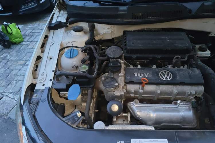 Used Volkswagen Bora 2014 1.6L Automatic Comfort Model Engine Bay Right
