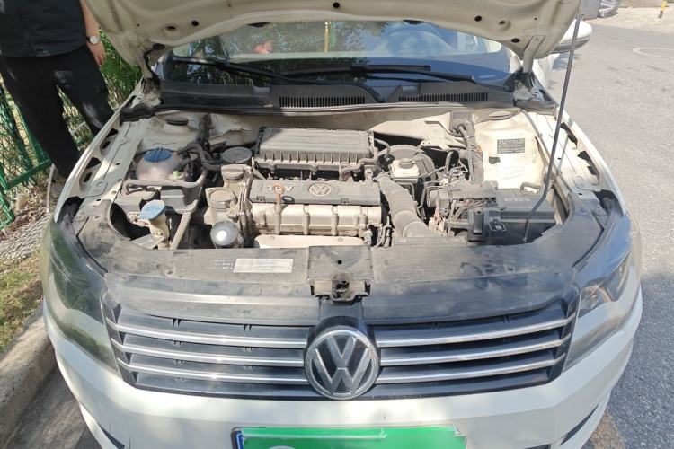Used Volkswagen Bora 2014 1.6L Automatic Fashion Model Engine Bay