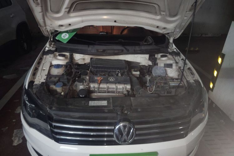 Used Volkswagen Bora 2014 1.6L Automatic Fashion Model Engine Bay