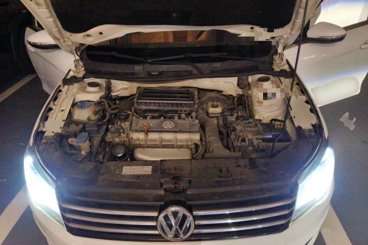 Used Volkswagen Bora 2014 1.6L Manual Comfort Model Engine Bay
