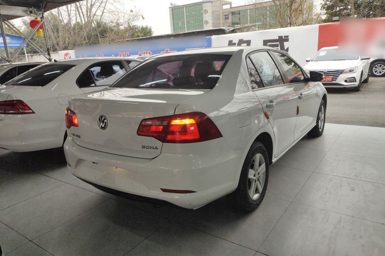 Used Volkswagen Bora 2014 1.6L Automatic Fashion Model Exterior 5