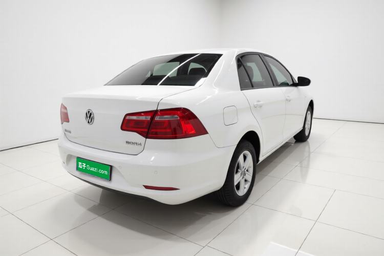 Used Volkswagen Bora 2014 1.6L Automatic Fashion Model Exterior 5