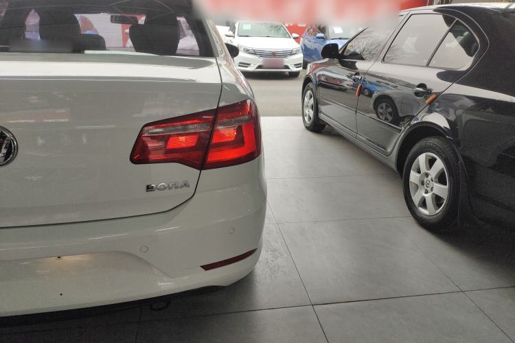 Used Volkswagen Bora 2014 1.6L Automatic Fashion Model Exterior 6