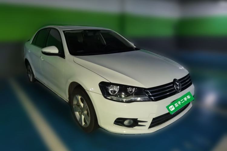 Used Volkswagen Bora 2014 1.6L Manual Comfort Model Front Right 45 Deg