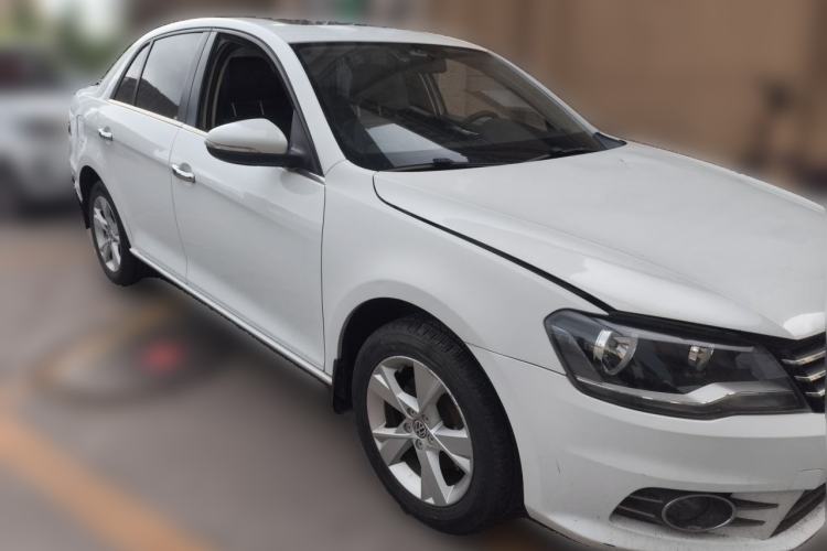 Used Volkswagen Bora 2014 1.6L Manual Comfort Model Front Right 45 Deg